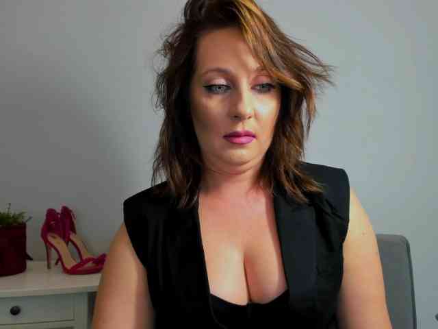 SophiePlayful webcam