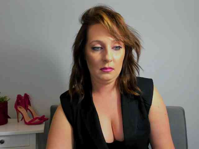 SophiePlayful webcam