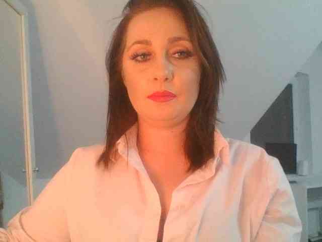 SophiePlayful webcam