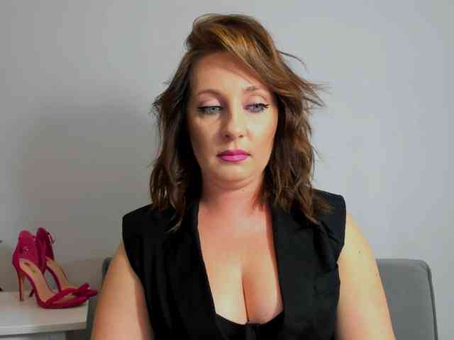 SophiePlayful webcam
