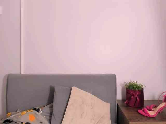 SophiePlayful webcam