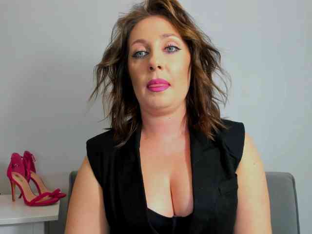 SophiePlayful webcam