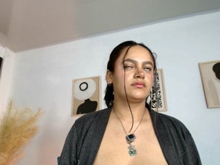 victoria-hairy