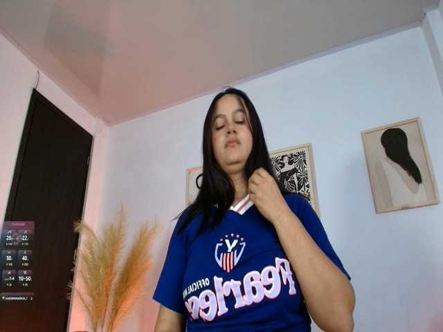 victoria-hairy live cam on BongaCams