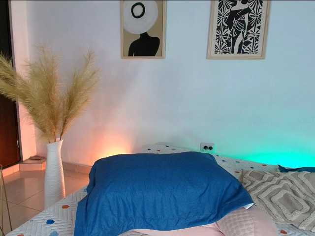 victoria-hairy live cam on BongaCams