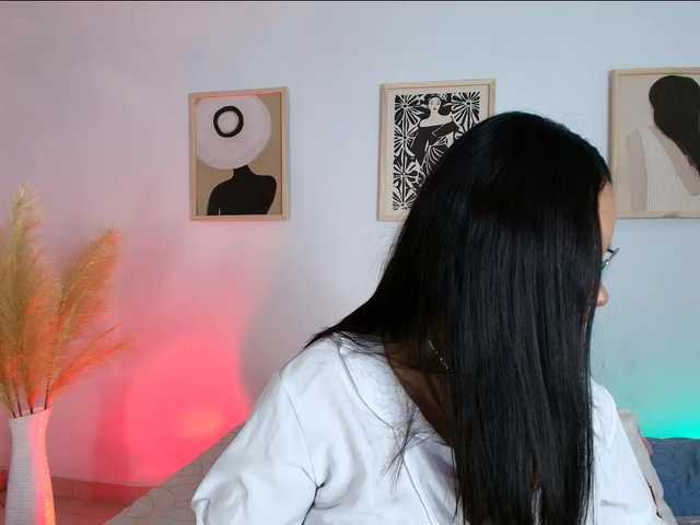 victoria-hairy live cam on BongaCams
