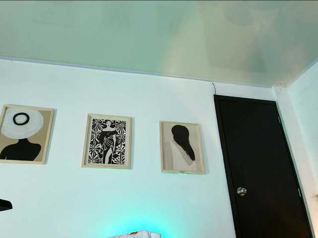 victoria-hairy live cam on BongaCams