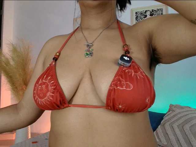 victoria-hairy live cam on BongaCams