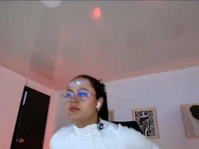 victoria-hairy live cam preview