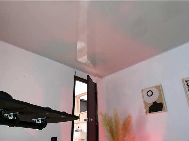 victoria-hairy live cam on BongaCams