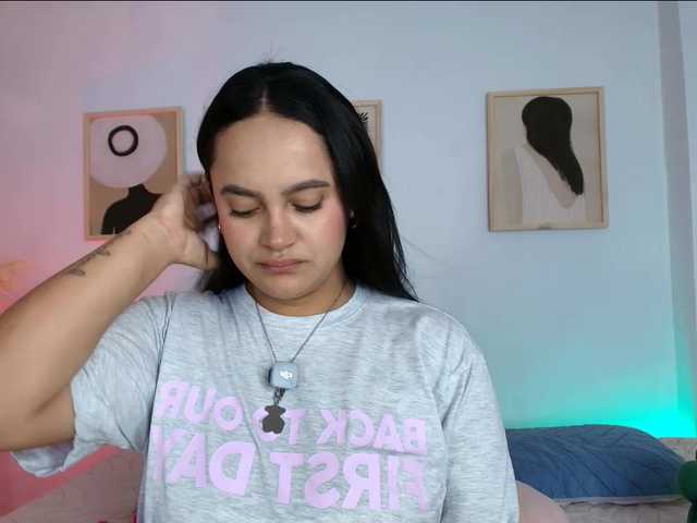 victoria-hairy live cam on BongaCams