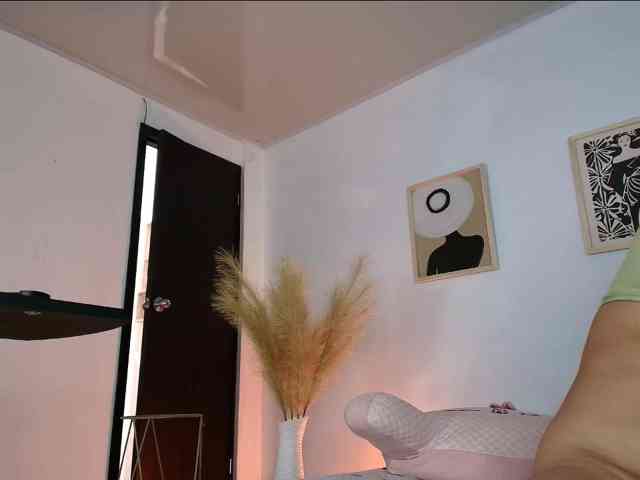 victoria-hairy webcam