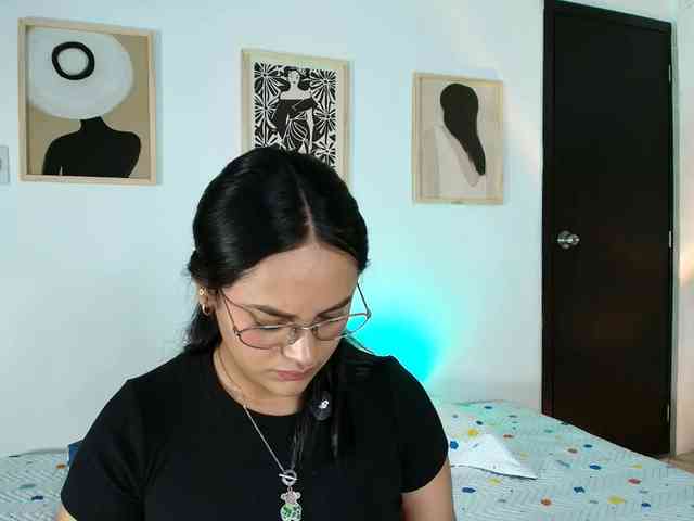 victoria-hairy webcam