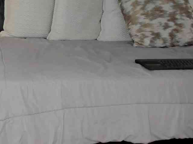 NaomiBloom webcam