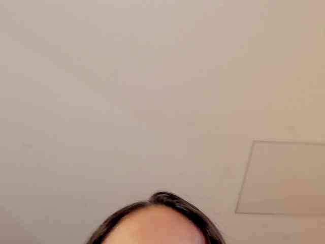 NaomiBloom webcam