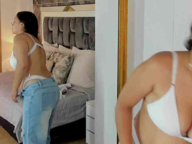 NaomiBloom webcam
