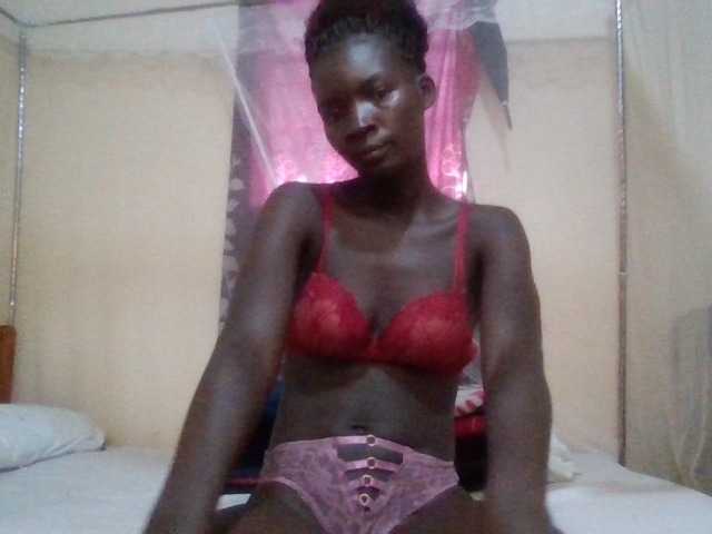 KiaraLush, en directo ahora en BongaCams
