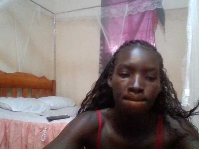 KiaraLush, en directo ahora en BongaCams