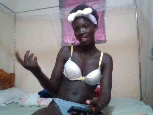 KiaraLush webcam