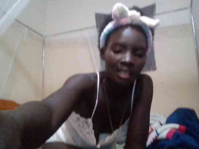 KiaraLush webcam