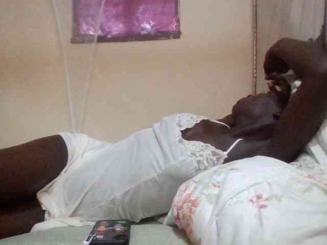 KiaraLush webcam