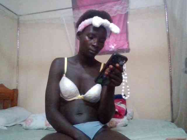 KiaraLush webcam