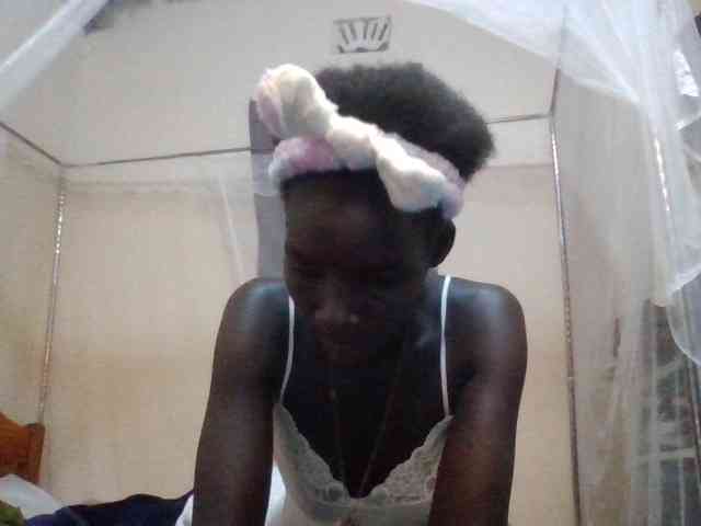 KiaraLush webcam