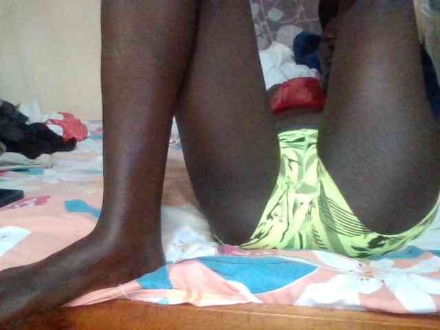 KiaraLush webcam