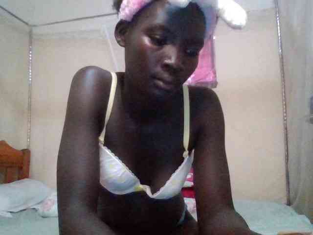 KiaraLush webcam