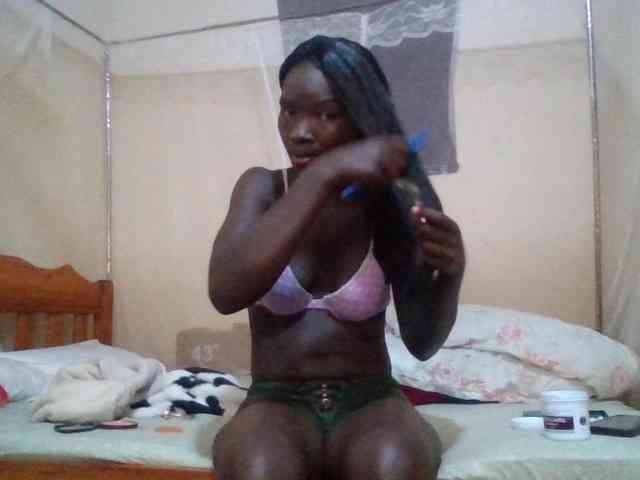 KiaraLush webcam
