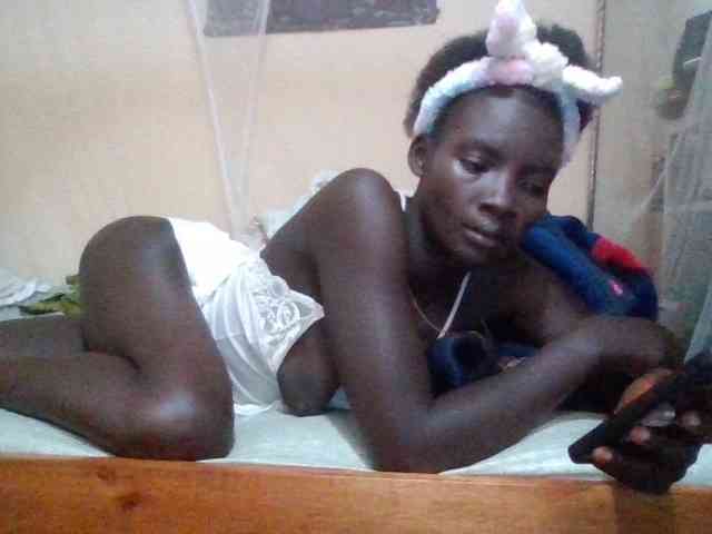 KiaraLush webcam