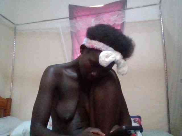 KiaraLush webcam