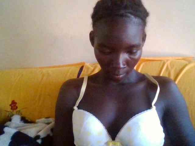 KiaraLush webcam