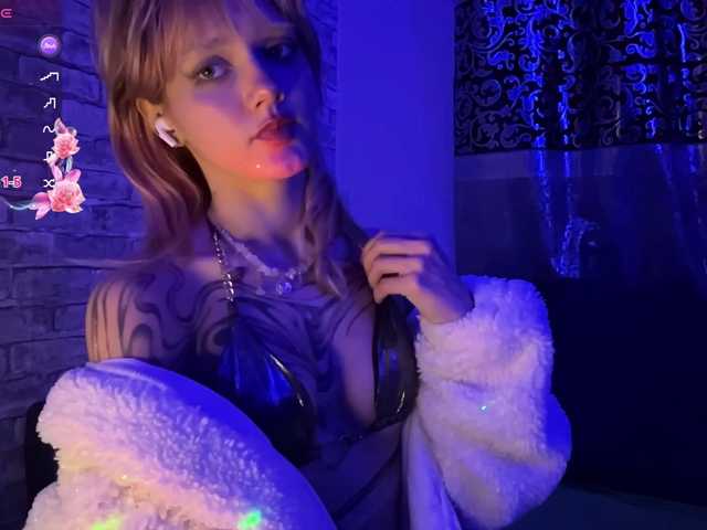 ivyscene live cam on BongaCams