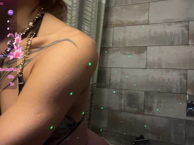ivyscene live cam on BongaCams