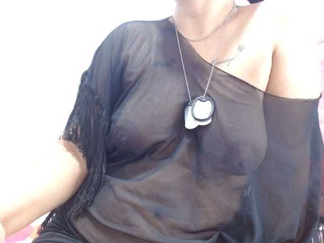 rose-bukaters live cam on BongaCams