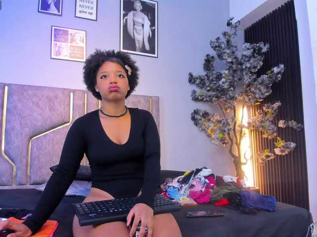 miaakittyy live cam on BongaCams