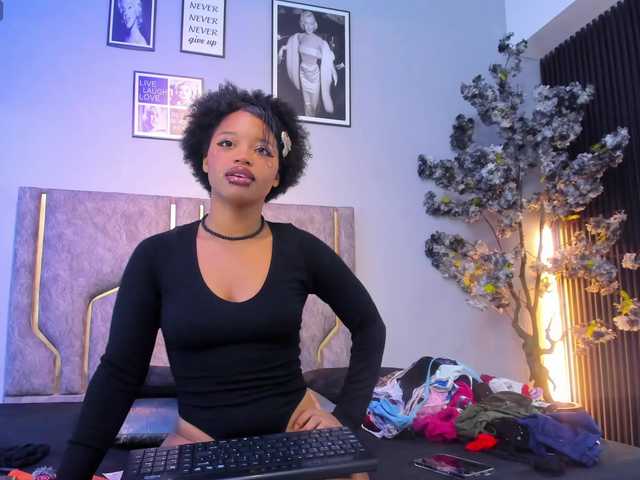 miaakittyy live cam on BongaCams