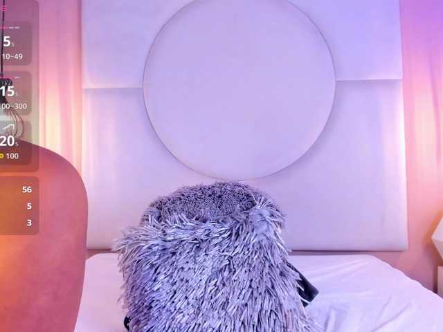 Sara-Foxy live cam on BongaCams