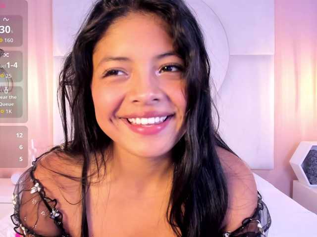 Sara-Foxy live cam on BongaCams