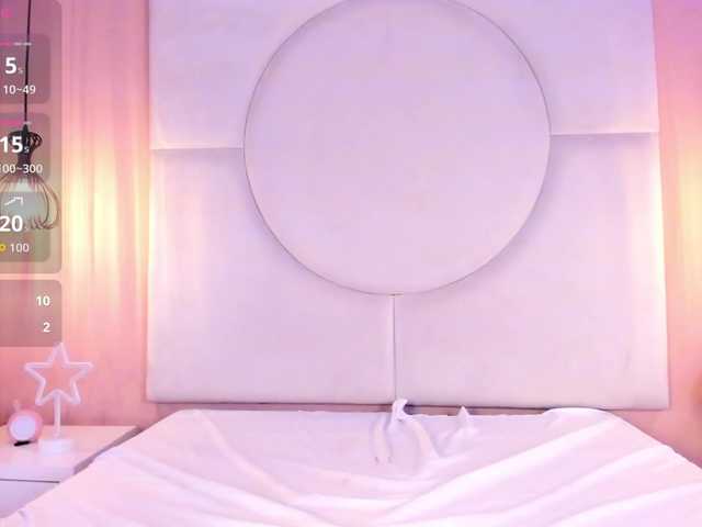 Sara-Foxy live cam on BongaCams