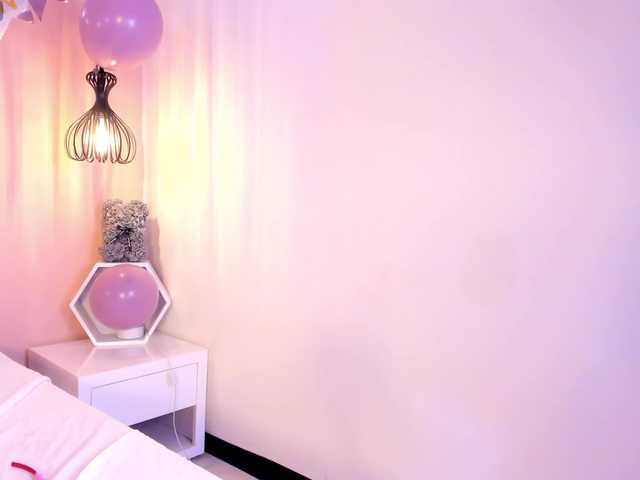 Sara-Foxy live cam on BongaCams