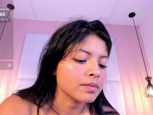 Sara-Foxy live cam on BongaCams