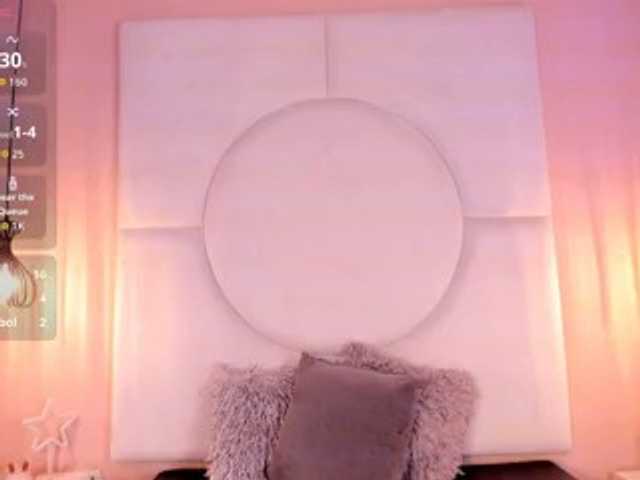 Sara-Foxy live cam on BongaCams