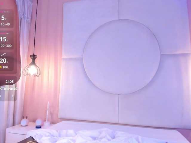 Sara-Foxy live cam on BongaCams
