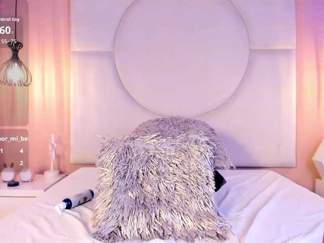 Sara-Foxy live cam on BongaCams