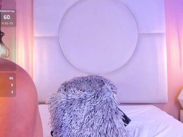 Sara-Foxy live cam on BongaCams