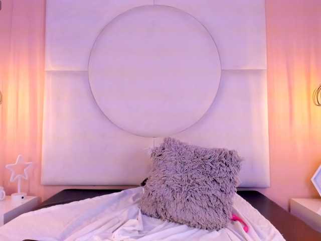 Sara-Foxy live cam on BongaCams