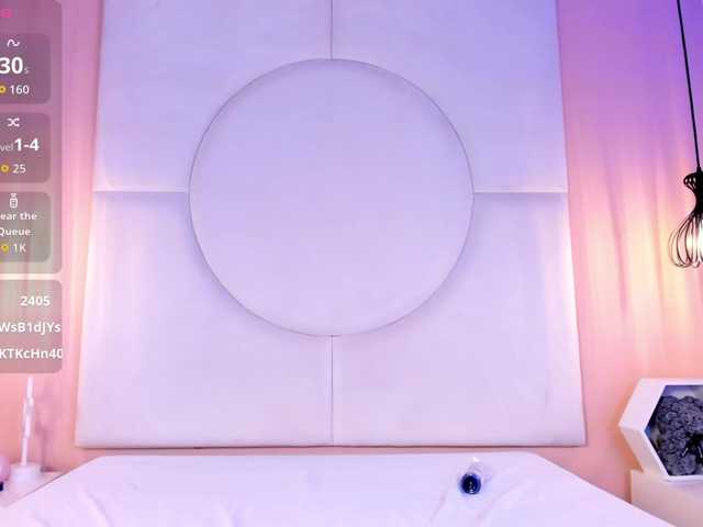 Sara-Foxy live cam on BongaCams