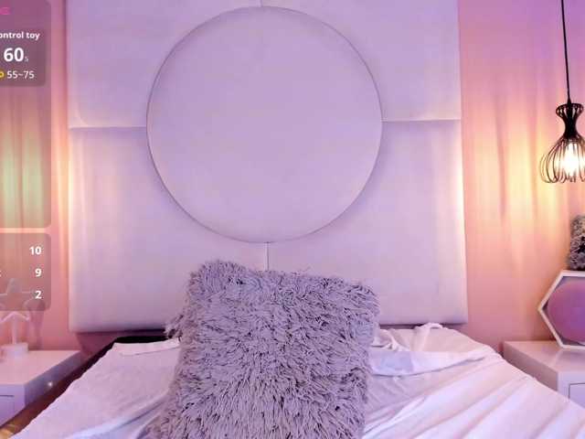 Sara-Foxy live cam on BongaCams